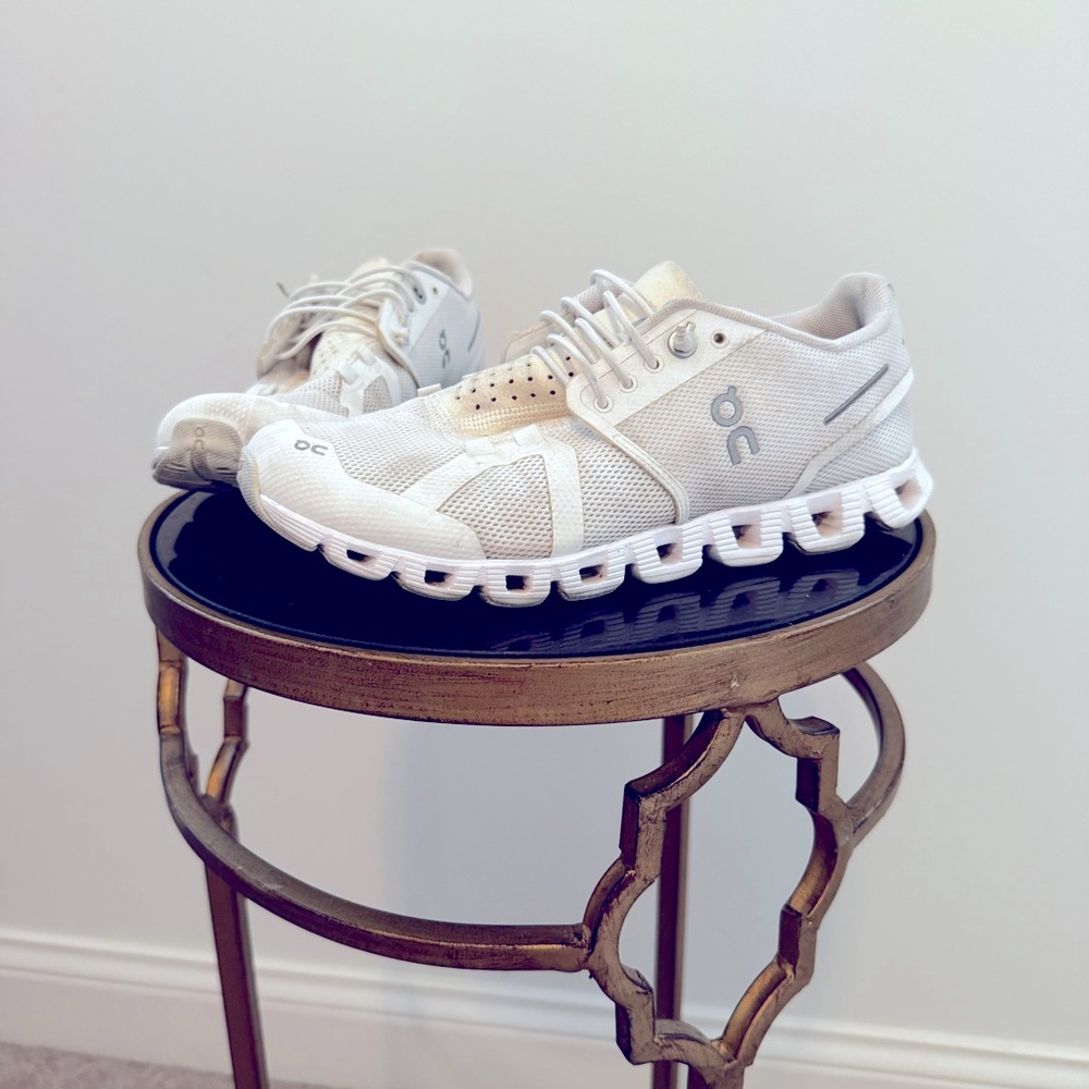 On Cloud Running  Shoes